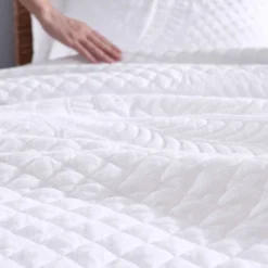 2pc Pineapple Resort Cotton Sham White - Tommy Bahama -Cozy Bedding Home GUEST 193046fe 31c8 4ae2 8fd4 d4af38866ffe