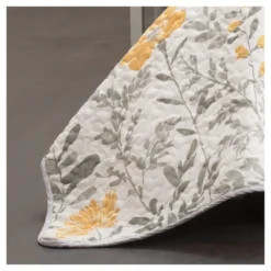 3pc Aprile Reversible Quilt Set - Lush Décor -Cozy Bedding Home GUEST 77307f48 0b5b 4d0c 8e25 7ab9138ac162