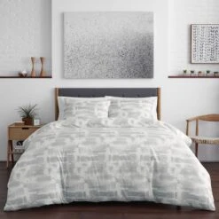 Aria Reversible Comforter Set - City Scene