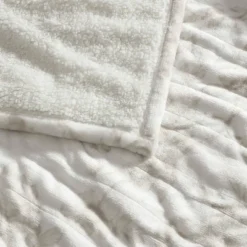 Laura Ashley Twin Wistful Blooms Twin Blanket Beige -Cozy Bedding Home GUEST b422c04f f403 4f31 8cd1 d724fb15aa0f