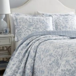 Blue Amberley Quilt Set - Laura Ashley® -Cozy Bedding Home GUEST e4af338a f784 430e 9b52 9ce8f2a95866